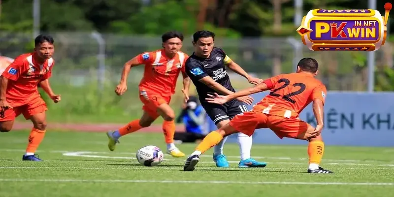 Bóng đá phủi được tổ chức tự phát